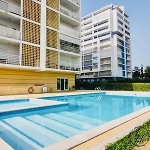 Alegria - Shopping Center 150m - Pool - Parking - Terrace Apartamento Portimão